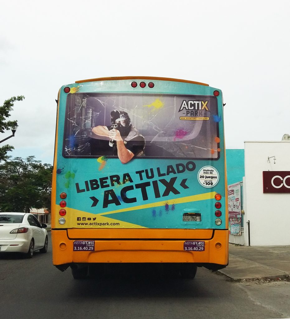 Características de los autobuses publicitarios